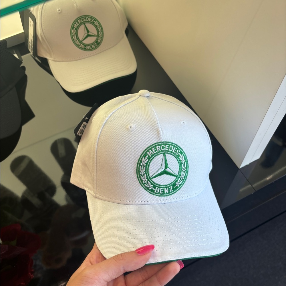 Mercedes Benz Hat
